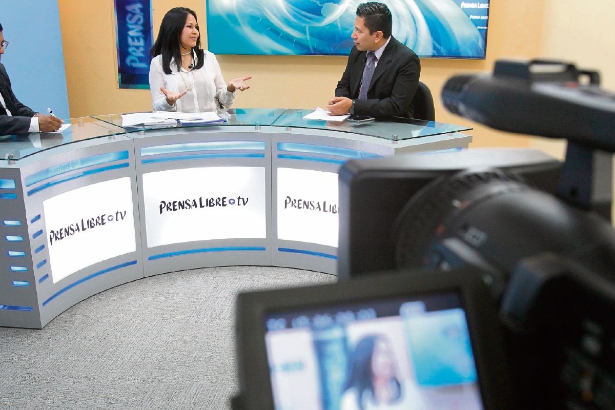 La consultora de Ifes Marizza Herrera conversa con los periodistas Manuel Hernández y Álex Rojas sobre la conflictividad electoral.
