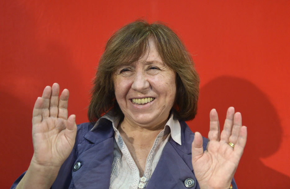 La escritora Svetlana Alexievich ganó el premio Nobel de Literatura de 2015. (Foto Prensa Libre: EFE)