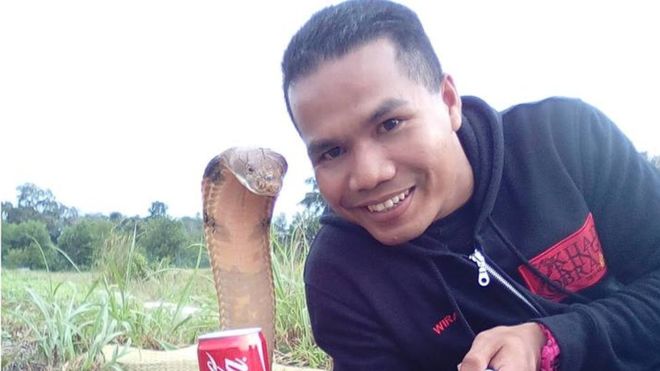 Abu habitualmente publicaba en sus redes sociales fotos donde se lo veía con serpientes. (Foto: Abu Zarin Hussin)
