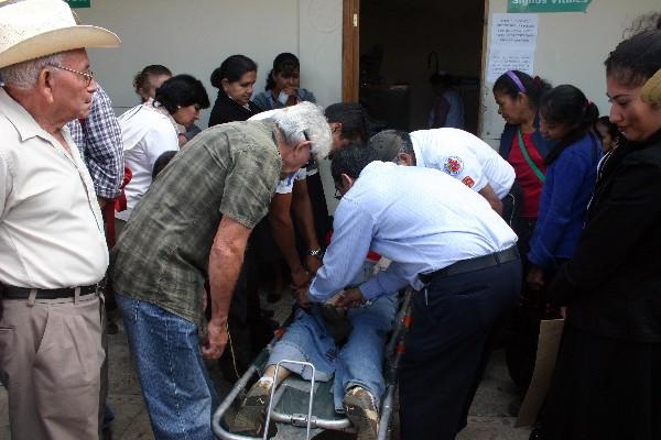 El docente  Carlos Ruano   fue herido de bala a inicios de este año, en un asalto para robarle  su   motocicleta.