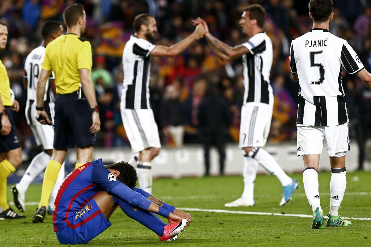 Al finalizar el juego Neymar soltó el llanto y no pudo parar. (Foto Prensa Libre: EFE)