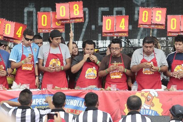 Varios de los participantes durante el Festival del Shuco organizado en la zona 4. (Foto Prensa Libre: Álvaro Interiano)<br _mce_bogus="1"/>