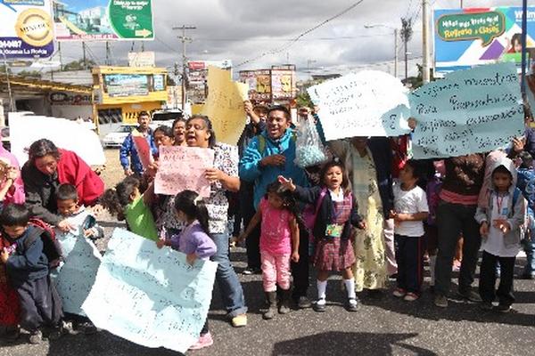 La falta de personal docente es una de las precariedades educativas en la región. (Foto Prensa Libre:Erick Ávila)<br _mce_bogus="1"/>