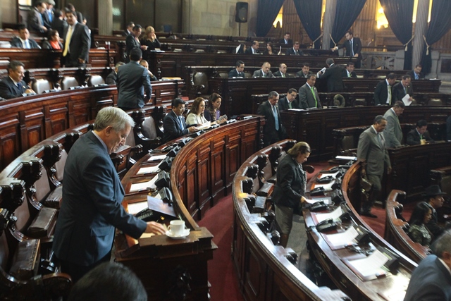 Las críticas persisten por posible uso clientelar de plazas en el Congreso. (Foto Prensa Libre: Álvaro Interiano)