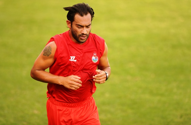 Carlos Ruiz se vuelve a poner la camisola roja para la temporada 2015-2016. (Foto Prensa Libre:Francisco Sánchez)