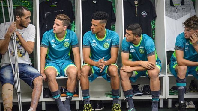 Chapecoense, el equipo brasileño que perdió 19 futbolistas en un accidente de avión en Colombia, presentó a sus nuevos jugadores