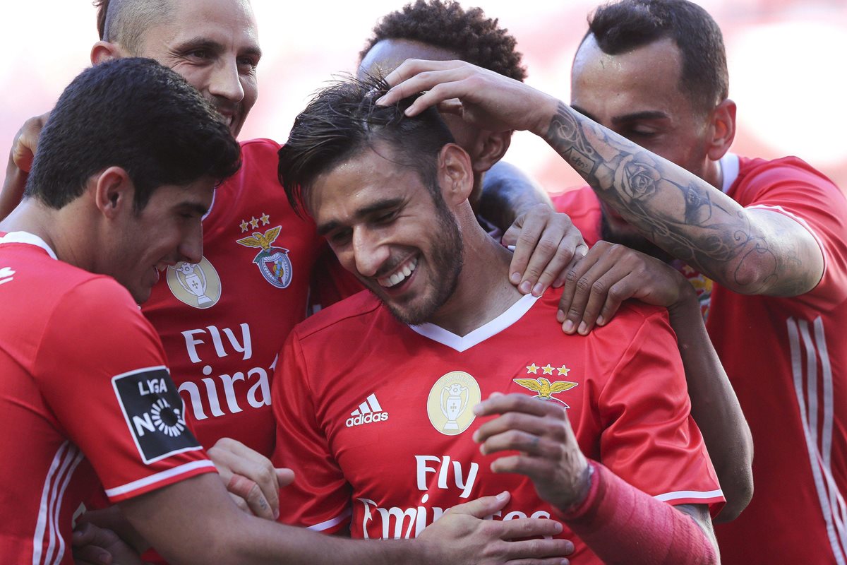 El Benfica sigue aferrado al liderato en Portugal. (Foto Prensa Libre: EFE)