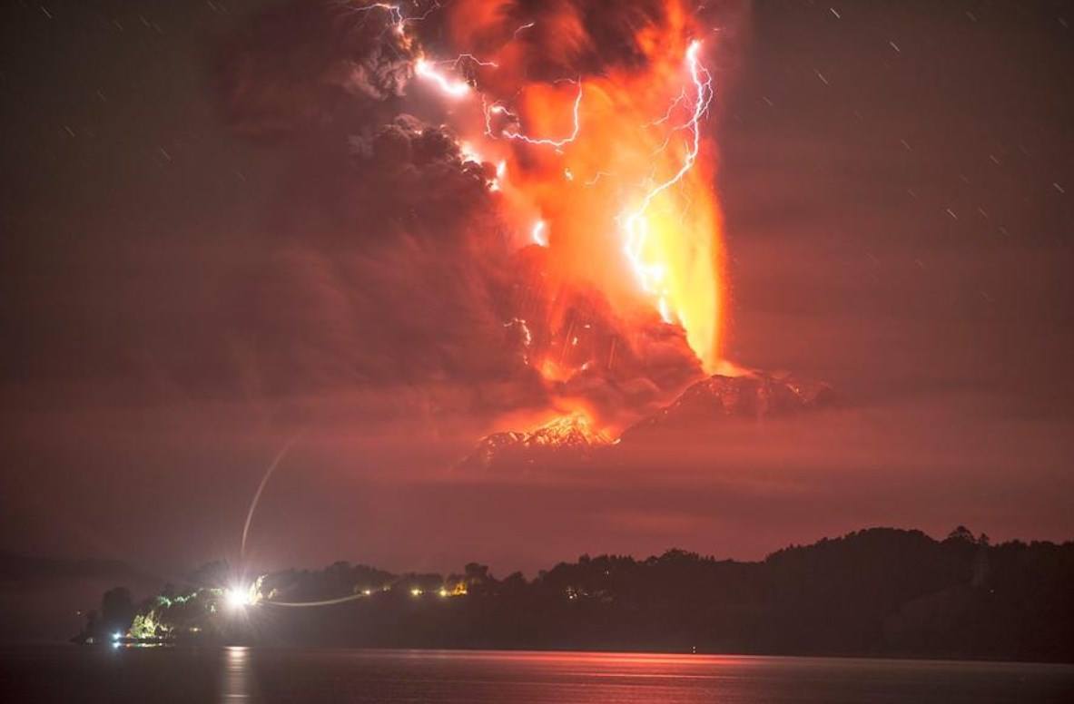 El volcán Calbuco sorpresivamente hizo erupción después de 42 años de inactividad en Chile,(Foto Prensa Libre:AFPAFP