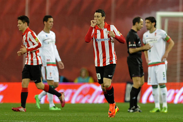 Adúriz fue el más destacado del partido con tres goles pra el Athletic. (Foto Prensa Libre: AFP)