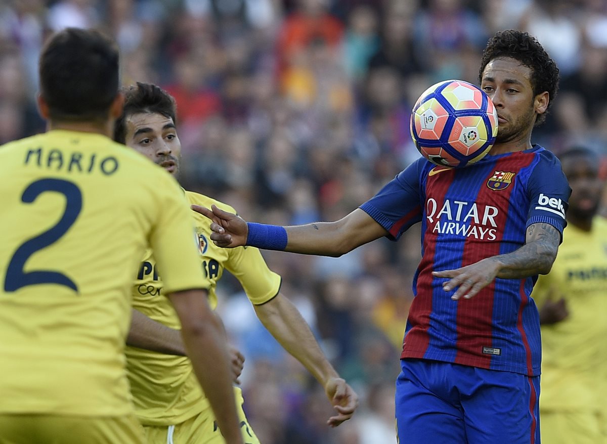 "Ney" se lució con varias jugadas en el partido y la afición le aplaudió su esfuerzo. (Foto Prensa Libre: AFP)