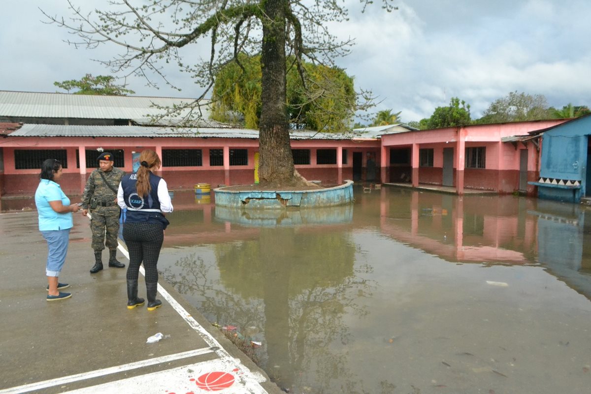 Las autoridades locales y la CONRED evalúan los daños.