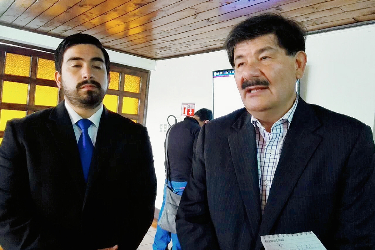 El abogado Mario Fuentes Destarac en la CC( Foto Prensa Libre: Edwin Bercian)