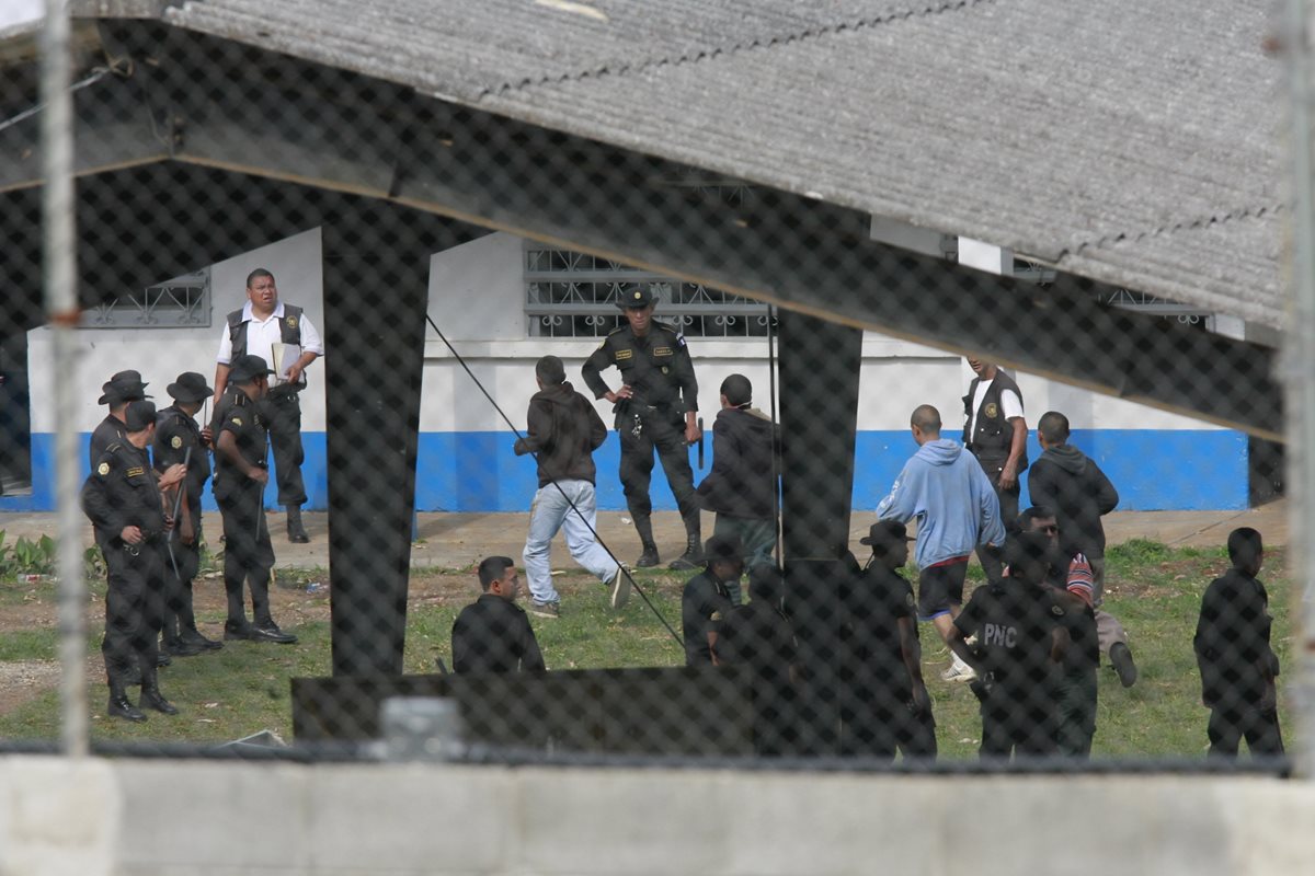 Los centros tienen seguridad perimetral a cargo de la Policía Nacional Civil y el Ejército, a excepción del lugar conocido como Gorriones. (Foto Prensa Libre: Hemeroteca PL)