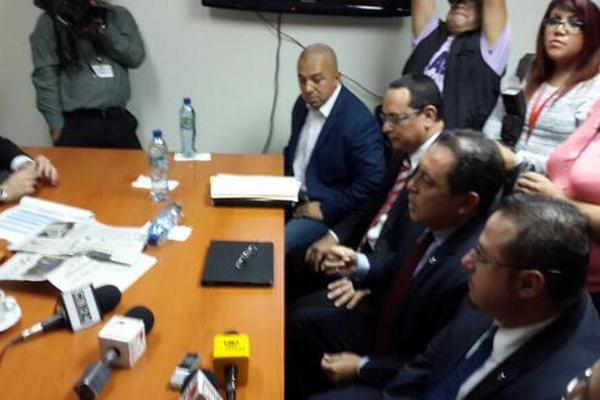 Mauricio López Bonilla, ministro de Gobernación, acudió a una citación de Encuentro por Guatemala. (Foto Prensa Libre: Alex Rojas)