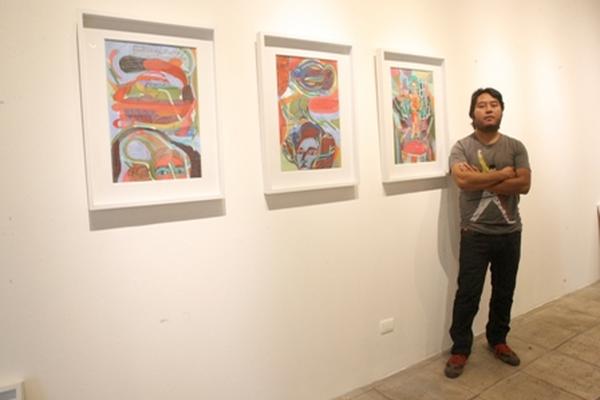 Exposición de artista guatemalteco, Marlov Barrios, reúne 26 piezas. (Foto Prensa Libre: Billy Quijada)