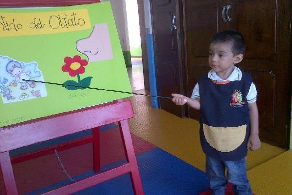 La educación debe fomentar el desarrollo integral de los niños y no coartar su creatividad.