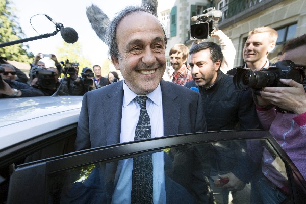 Michael Platini está suspendido de la dirigencia deportiva. (Foto Prensa Libre: AFP)