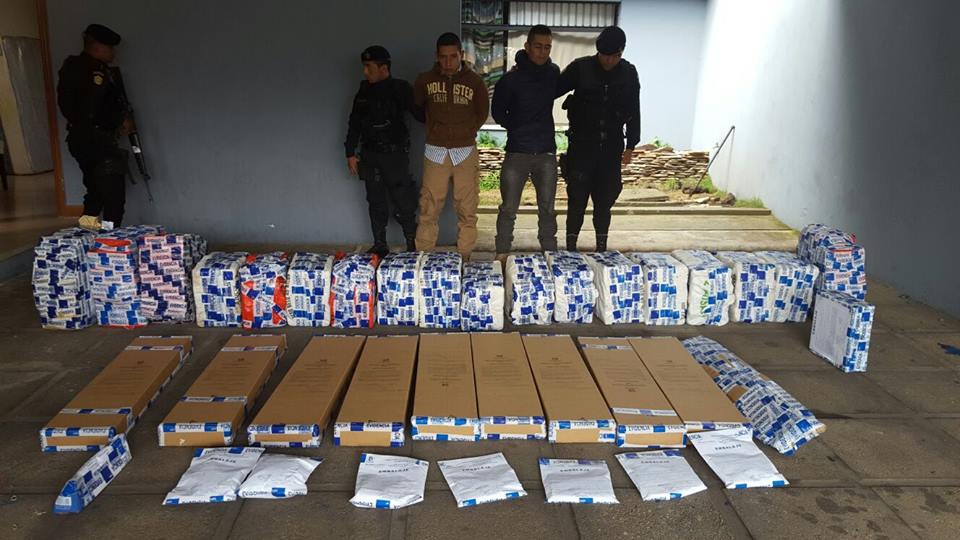 Centroamérica es utilizada por grupos de narcos para trasladar al año toneladas de droga hacia Estados Unidos. (Foto Prensa Libre: Hemeroteca PL)