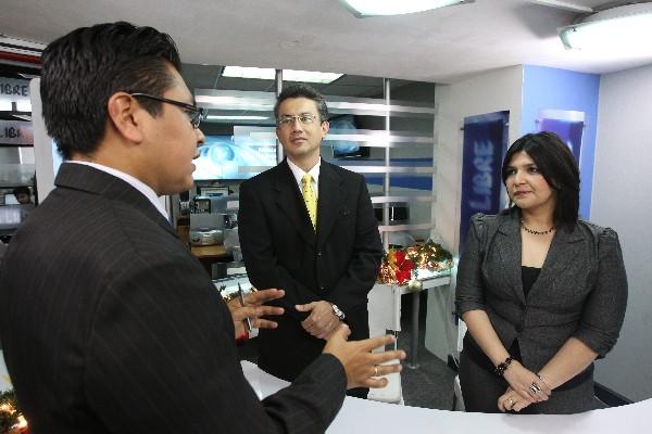 Guillermo Ramírez,  del suplemento Efectivo, conversa con  Estuardo Lou, director ejecutivo de Aden Guatemala, y Claudia Cifuentes, gerente regional de ESI School of Management.