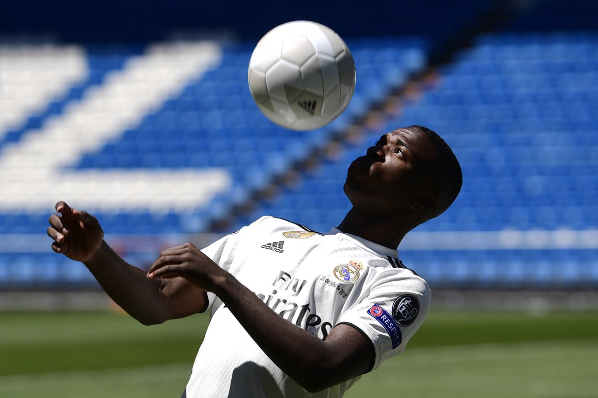 Vínicius anhela hacerse con un puesto en el cuadro absoluto del Real Madrid. (Foto Prensa Libre: AFP)
