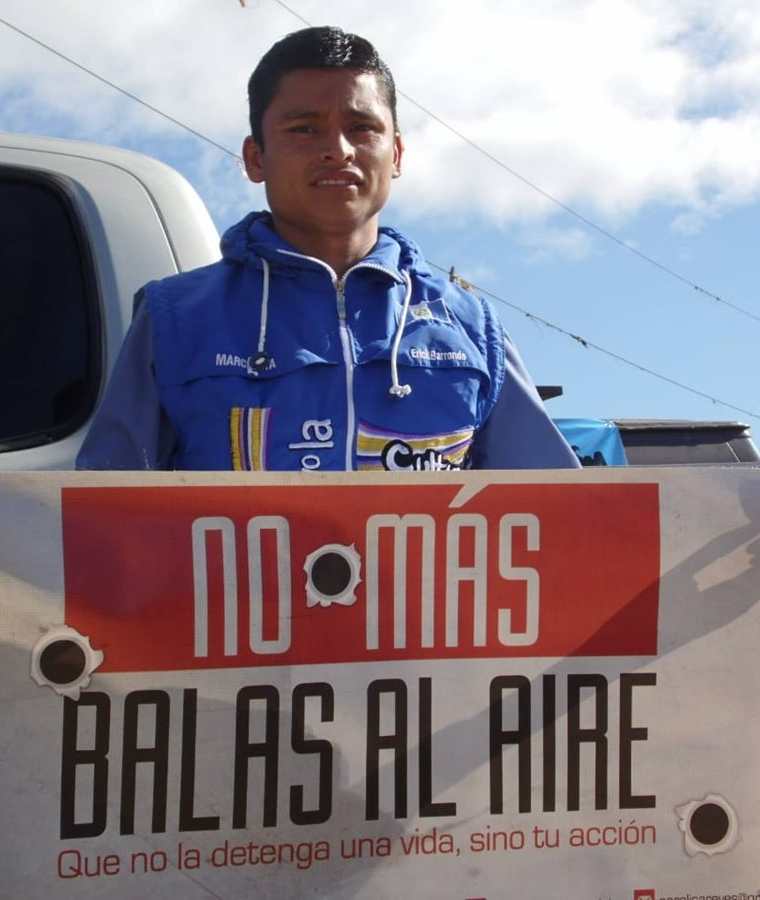 El medallista olímpico Erick Barrondo también apoya la campaña por los disparos al aire. (Foto Prensa Libre: Eras)