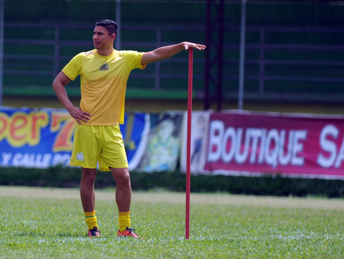 Carlos Gallardo es una de las principales figuras de Guastatoya. (Foto Prensa Libre: Carlos Vicente)