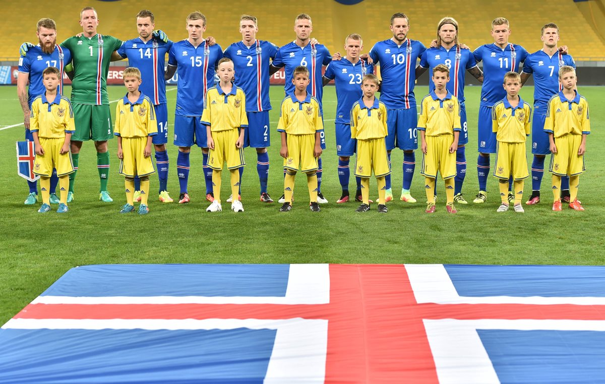 La selección islandesa de futbol fue una de las grandes sorpresas de la Eurocopa 2016. (Foto Prensa Libre: AFP)