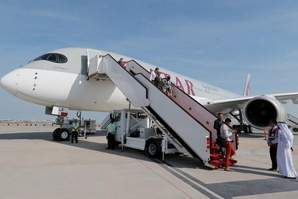 Airbus pretende modificar en prioridad sus aviones de última generación como el A350 y el A380, utilizados para vuelos trasatlánticos (Foto Prensa Libre. AFP).