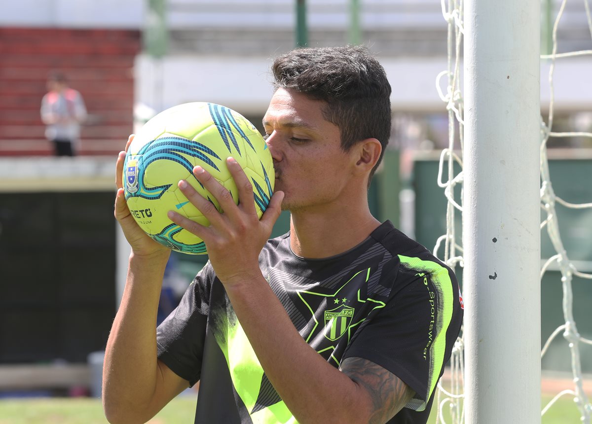 Jairo Arreola se ha convertido en una pieza fundamental de Antigua GFC, después del exitoso paso que tuvo por Comunicaciones, en el que hizo historia con el hexacampeonato. (Foto Prensa Libre: Edwin Fajardo)