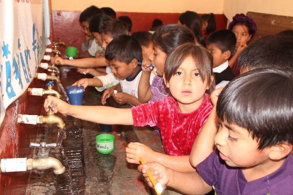 Con el plan se espera ampliar   la cobertura de servicios de agua entubada en Sololá.