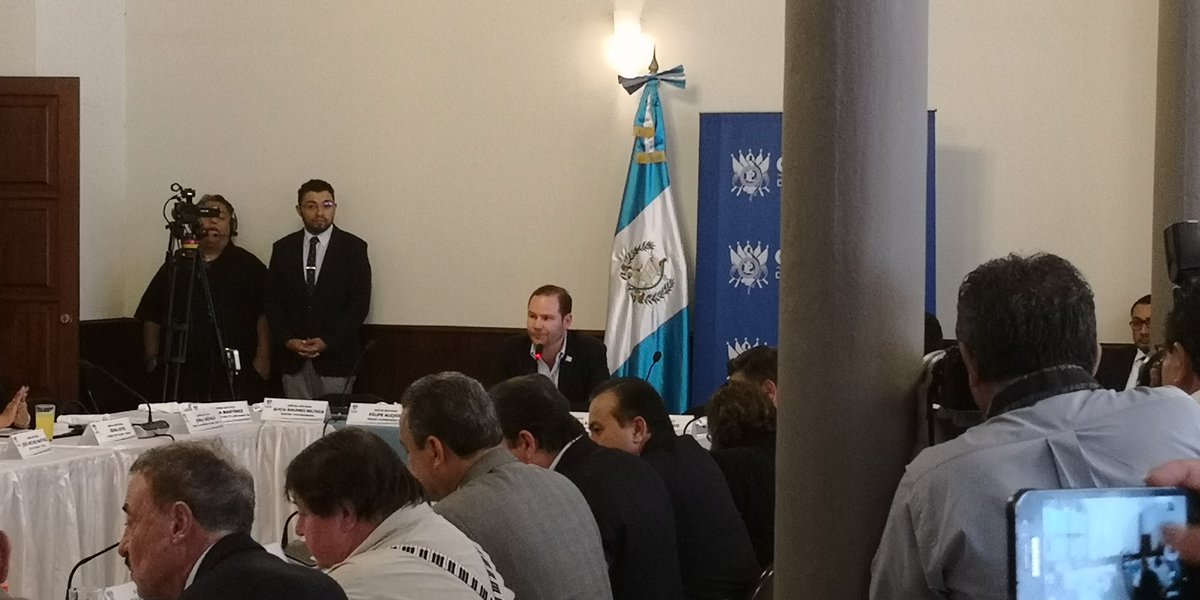 En la sesión de Jefes de Bloques se informó que el martes el pleno conocerá la solicitud de antejuicio en contra del presidente Jimmy Morales. (Foto Prensa Libre: Carlos Álvarez)