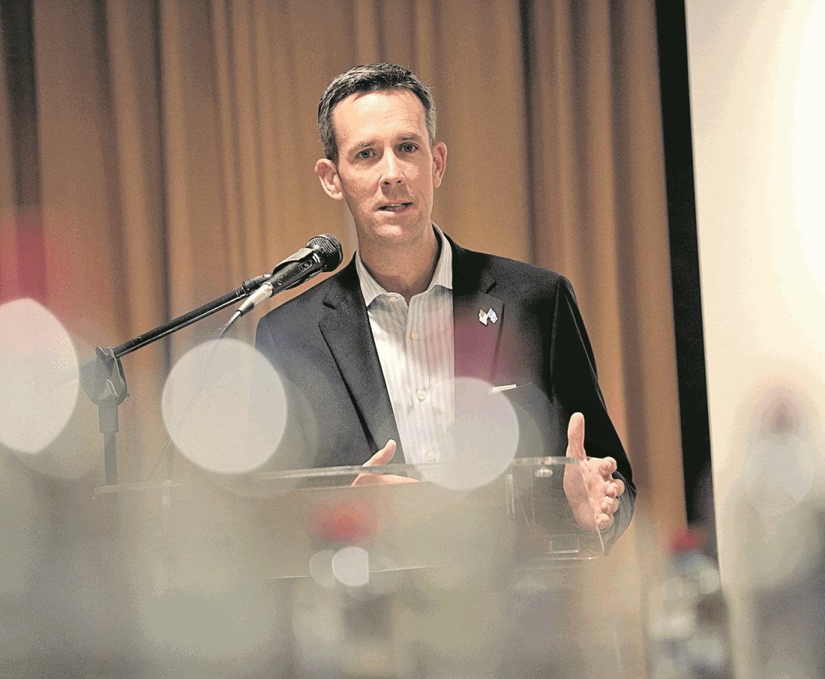 Ryan Brennan, vicepresidente de la Oficina de Política de Inversiones de Estados Unidos. (Foto Prensa Libre: Carlos Hernández).