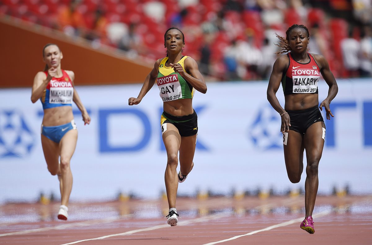 Joyce Zakary en el heat eliminatorio de los 400 metros. (Foto Prensa Libre: AFP)