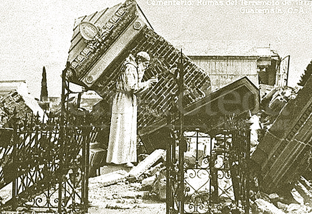 Daños en el Cementerio General tras los terremotos de 1917-18. (Foto: Hemeroteca PL)