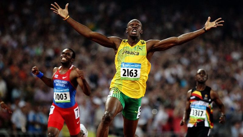 "Piensa en el gesto de victoria que hace un deportista cuando cruza primero la línea de meta: eso es lo que hacen las personas cuando se sienten poderosas". (Getty Images).