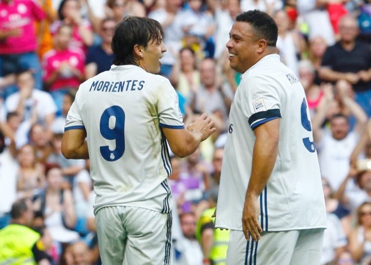 Ronaldo durante el partido de este domingo en el Santiago Bernabéu. (Foto Prensa Libre: EFE)