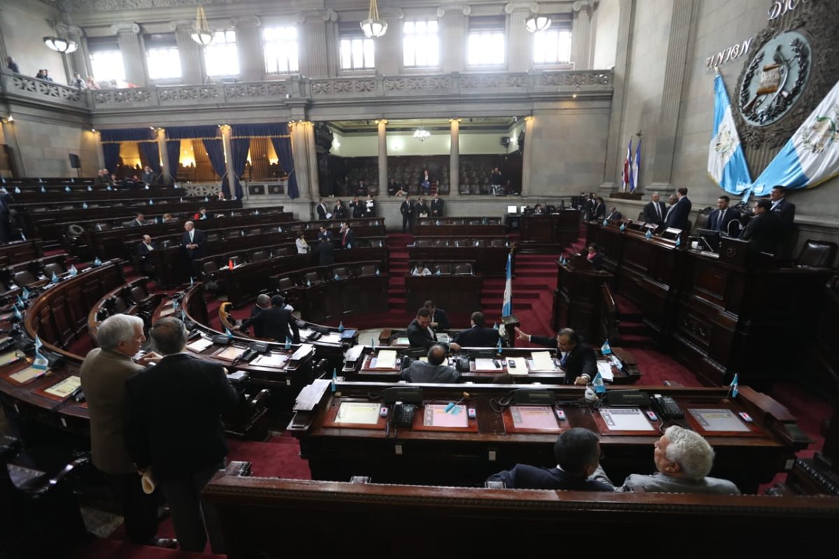 El pleno del Congreso aprobó un decreto ley con el cual buscan que las personas con discapacidad visual puedan acceder más fácilmente a obras literarias. (Foto Prensa Libre: Óscar Rivas)