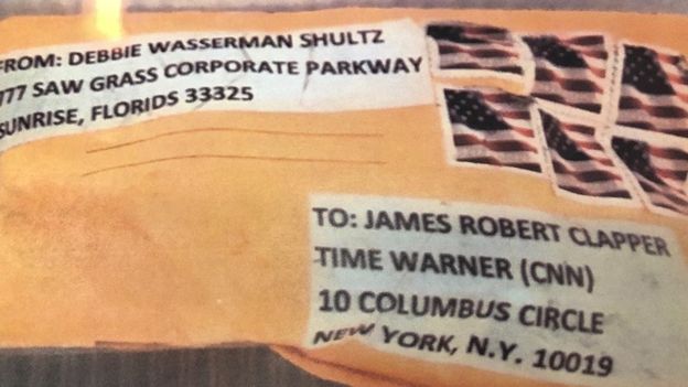 Uno de los últimos paquetes sospechosos fue enviado al ex director de la Oficina de Inteligencia Nacional James Clapper. CBS