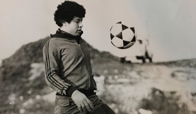 El hondureño Héctor "Pecho de Águila" Zelaya llegó a jugar en la liga española con el Deportivo de la Coruña. Poco después, se retiraría por una grave lesión de rodilla. (Foto: cortesía Héctor Zelaya)