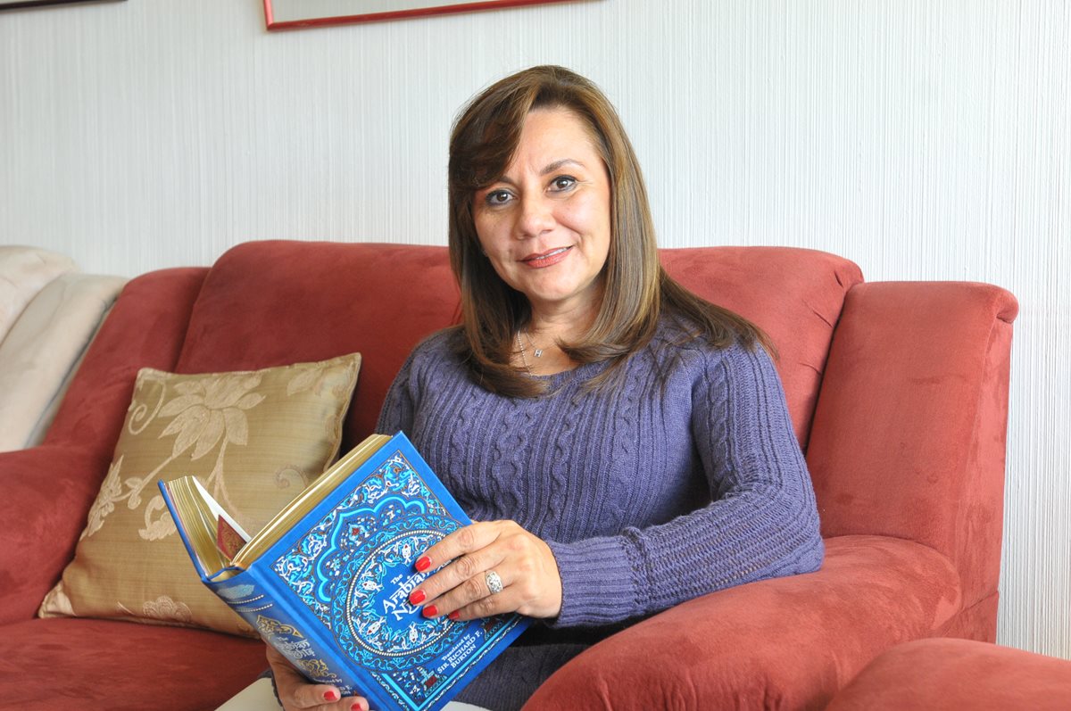 Gloria Hernández es autora de obras de narrativa, ensayo, teatro, literatura infantil y poesía. (Foto Prensa Libre: Brenda Martínez).