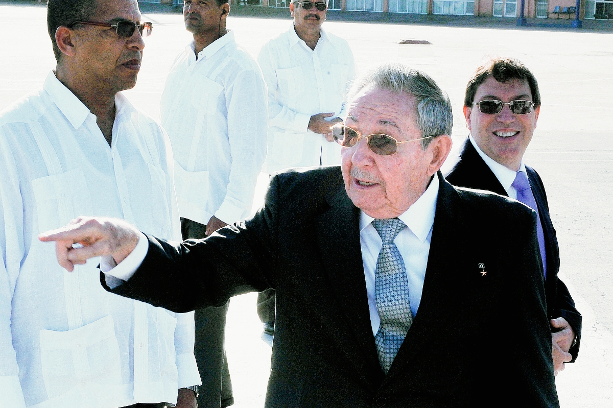 El presidente cubano,Raúl Castro afirma que la negociación entre Cuba y EEUU “va bien”. (Foto Prensa Libre:AFP).