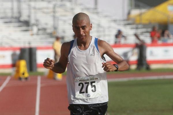 José Amado García en el momento que llega a la meta en el primer puesto en los Juegos C.A. y del Caribe. (Foto Prensa Libre: Fernando López R)<br _mce_bogus="1"/>