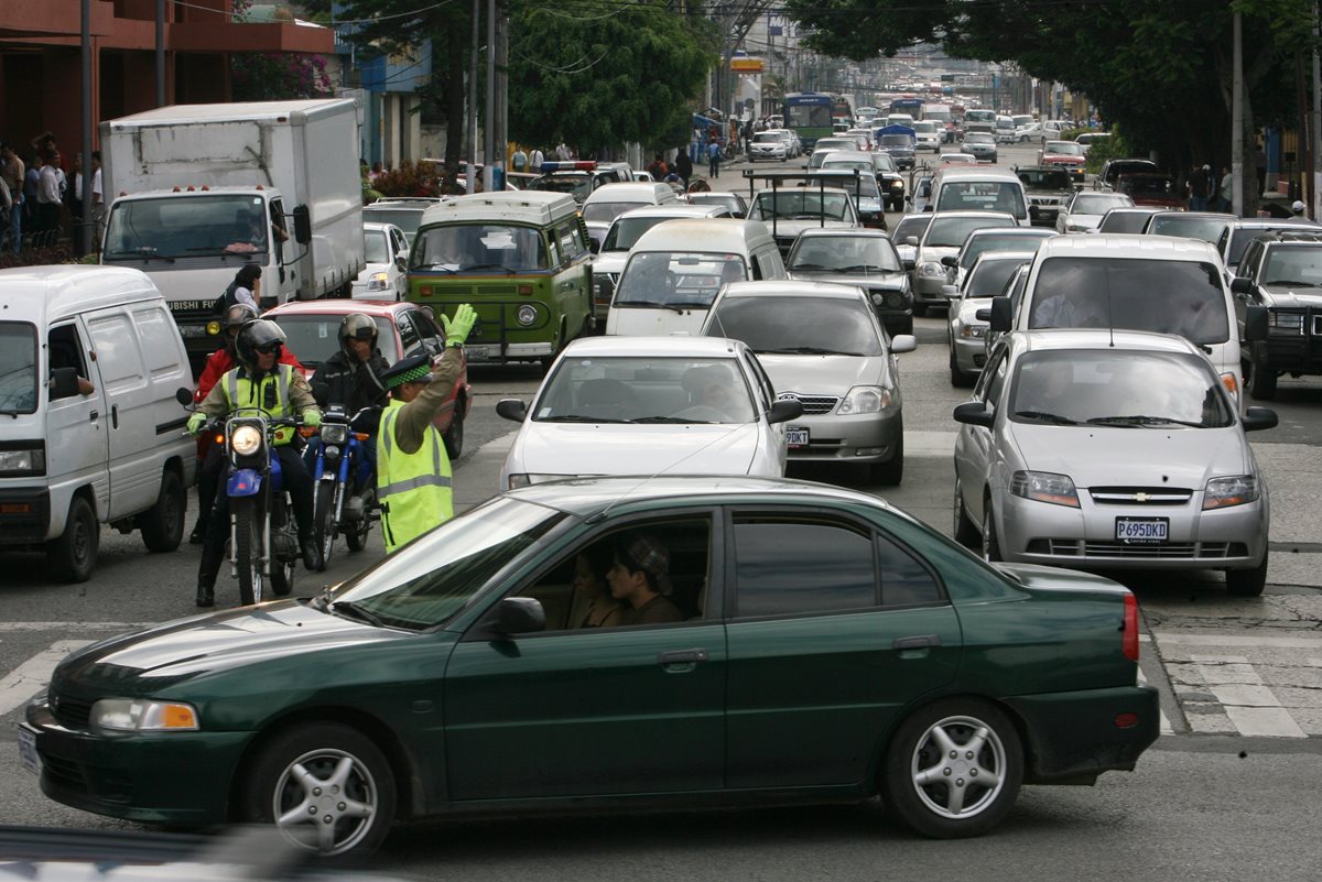 Autoridades recomiendan tomar precauciones este día, porque será de tránsito lento en la capital. (Foto: Hemeroteca PL)