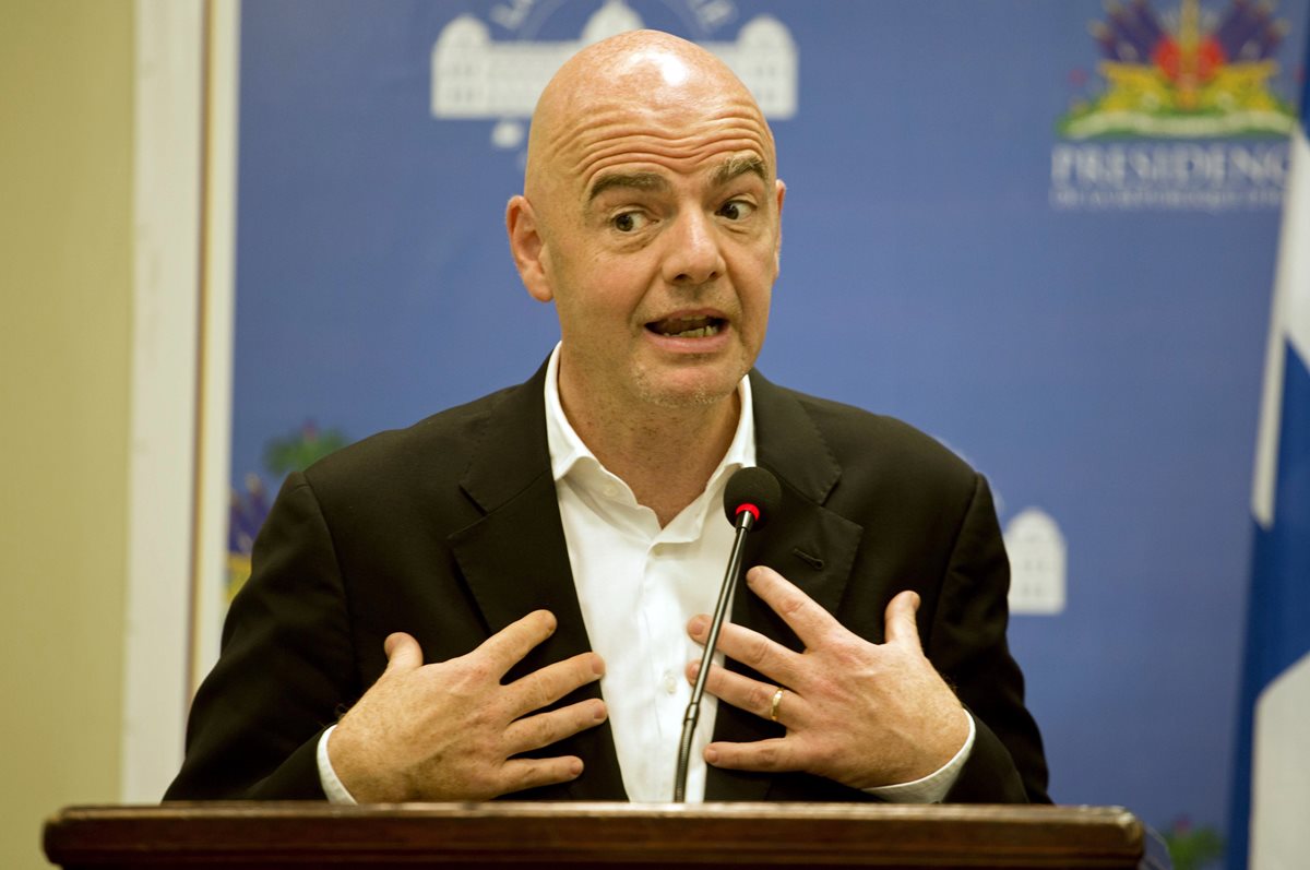 El presidente de la Fifa, Gianni Infantino puede ser clave para que China albergue un mundial. (Foto Prensa Libre: AP)