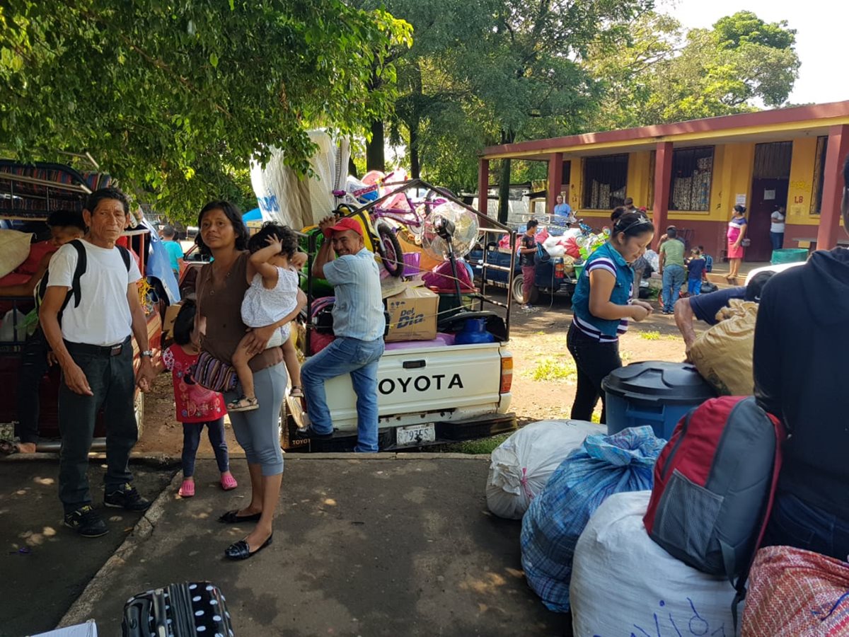 En la primera fase del traslado se ubicará en los albergues unificamiliares a más de 150 familias. (Foto Prensa Libre: Conred)
