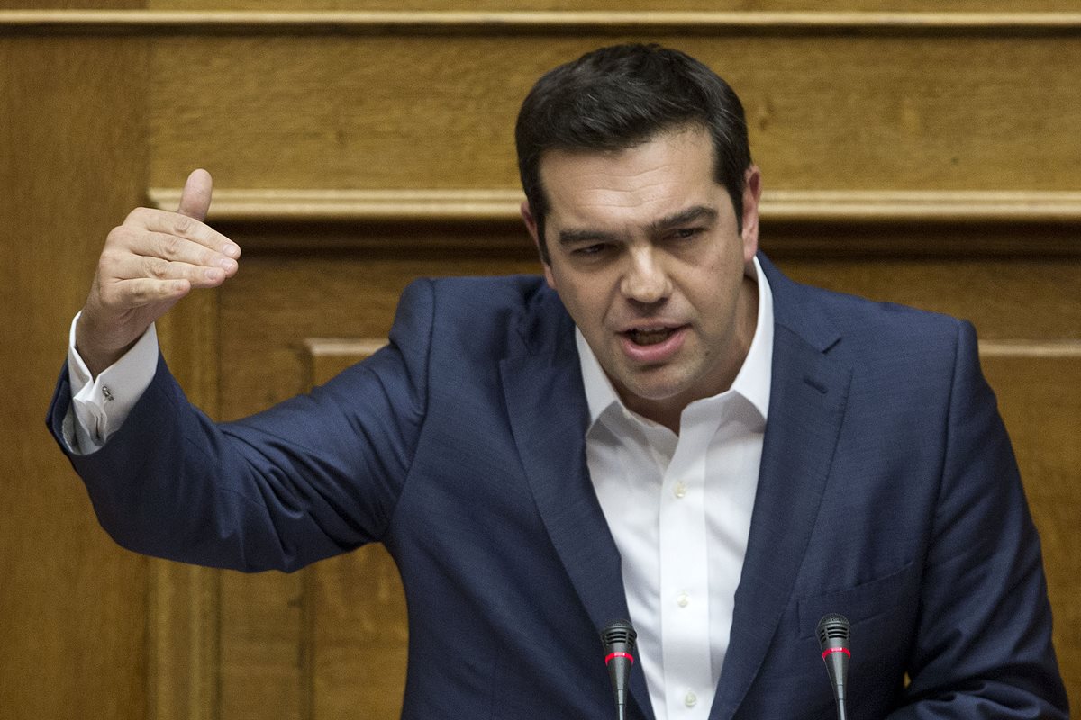 Alexis Tsipras habla ante el parlamento griego después de haber tomado posesión. (Foto Prensa Libre: AP).