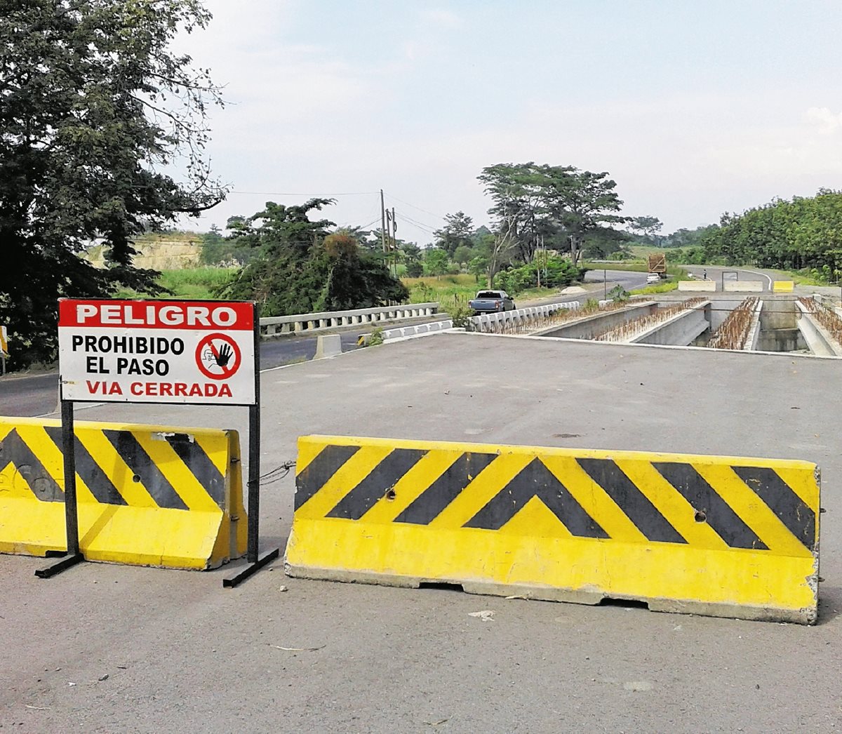 Pese a que la carretera contemplaba el financiamiento de dos créditos, en el camino se cambiaron los términos por lo que nunca se cumpliría con los kilómetros previstos. (Foto Prensa Libre: Hemeroteca PL)