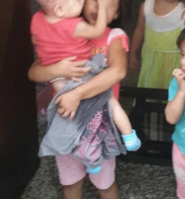 La niña de 4 años era quien se quedaba a cargo de sus hermanas. (Prensa Libre:Enrique Paredes)