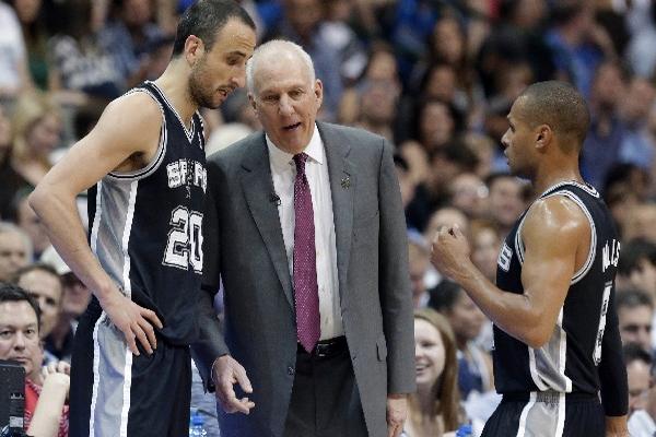 Los Spurs de San Antonio vencieron a los Dallas Mavericks en la NBA. (Foto Prensa Libre: AP)