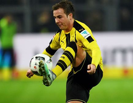 Problemas de metabolismo obligan al centrocampista Mario Gotze, perderse la temporada con el Borussia Dortmund. (Foto Prensa Libre: AFP).